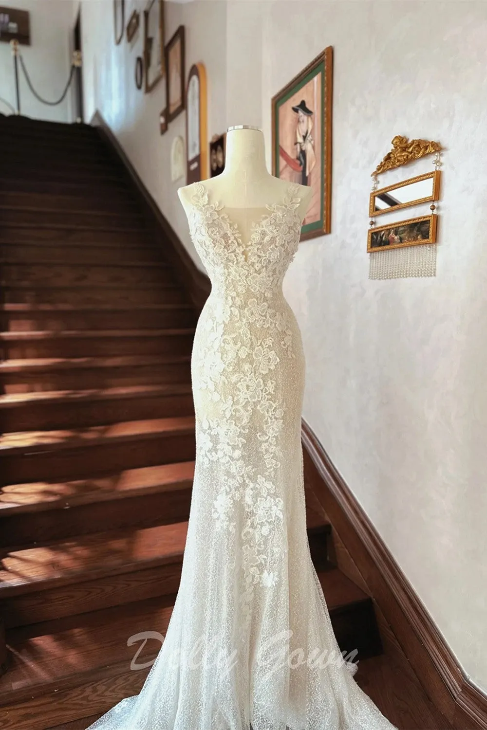 Charming Lace Appliques See Through Slight Mermaid Wedding Dress