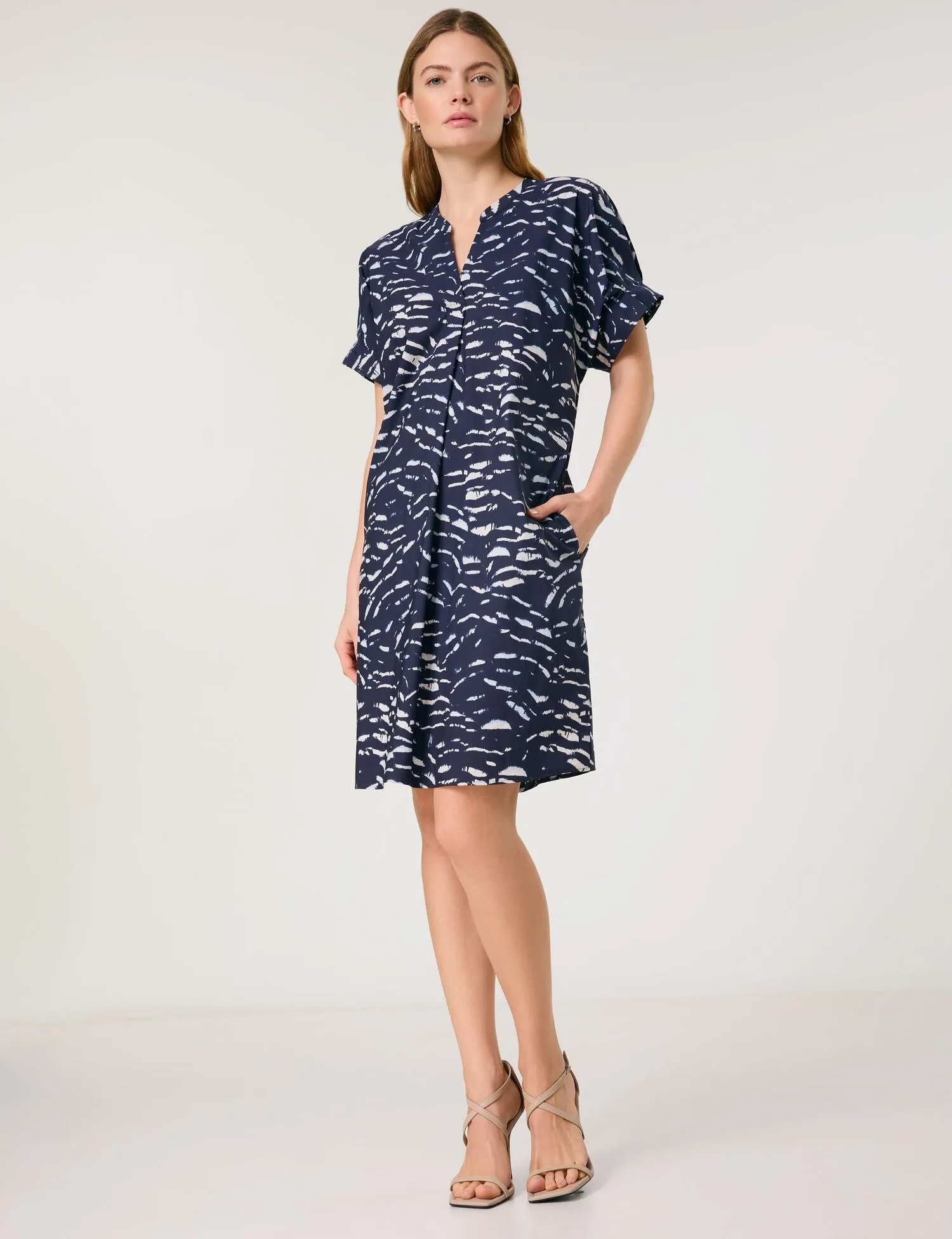 Loose-fit Dress - Navy Patterned