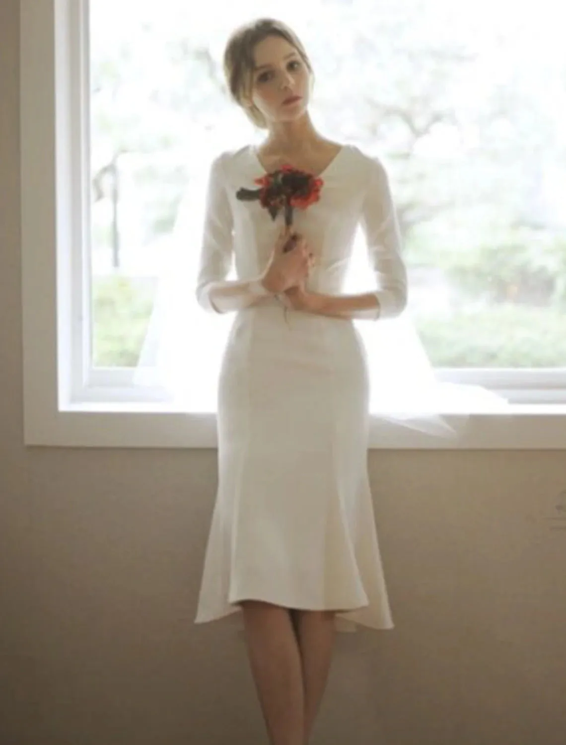 Luolandi Reception Little White Dresses Fall Wedding Dresses Mermaid / Trumpet V Neck 3/4 Length Sleeve Asymmetrical Satin Bridal Gowns