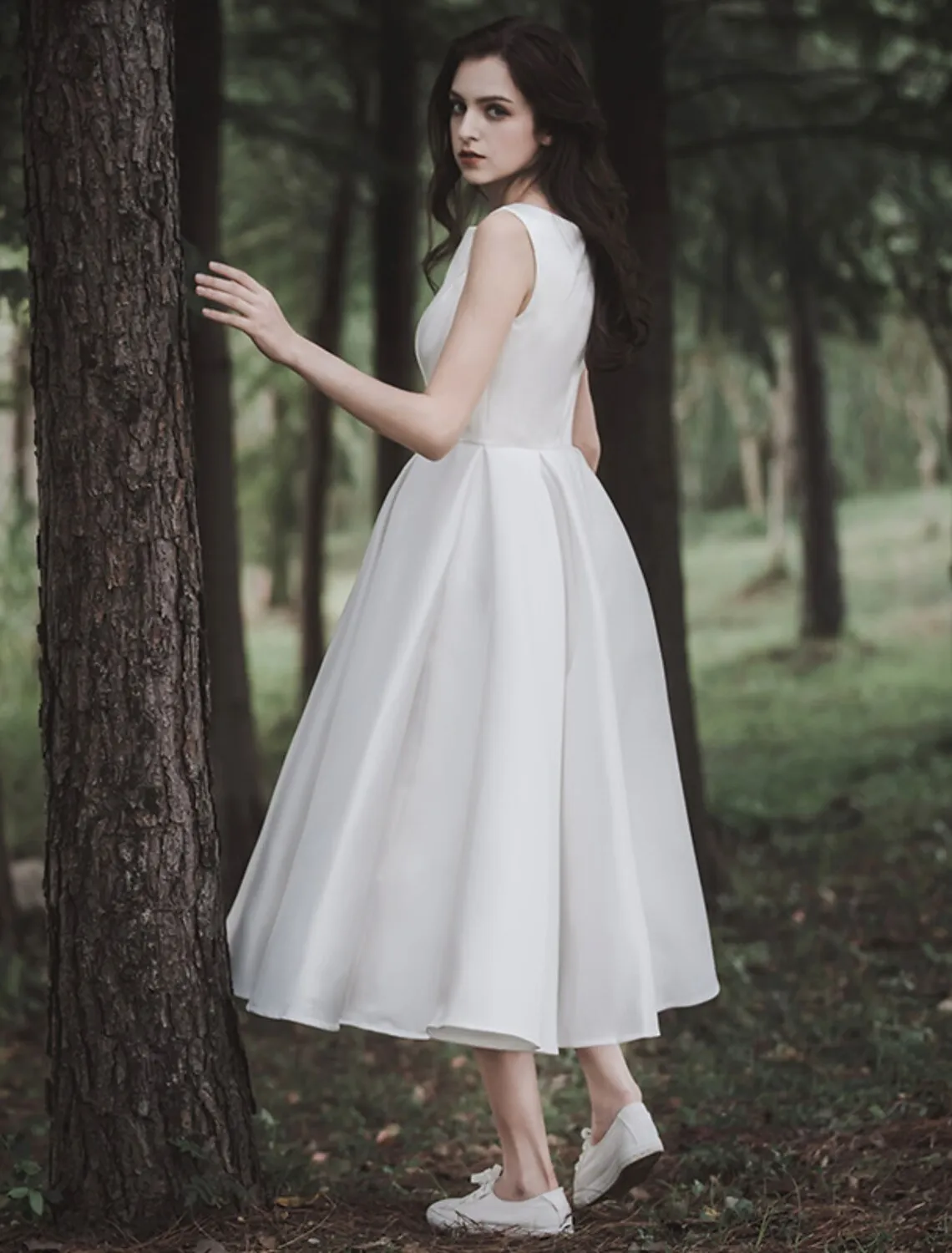 Luolandi Reception Little White Dresses Wedding Dresses A-Line Scoop Neck Sleeveless Tea Length Satin Bridal Gowns
