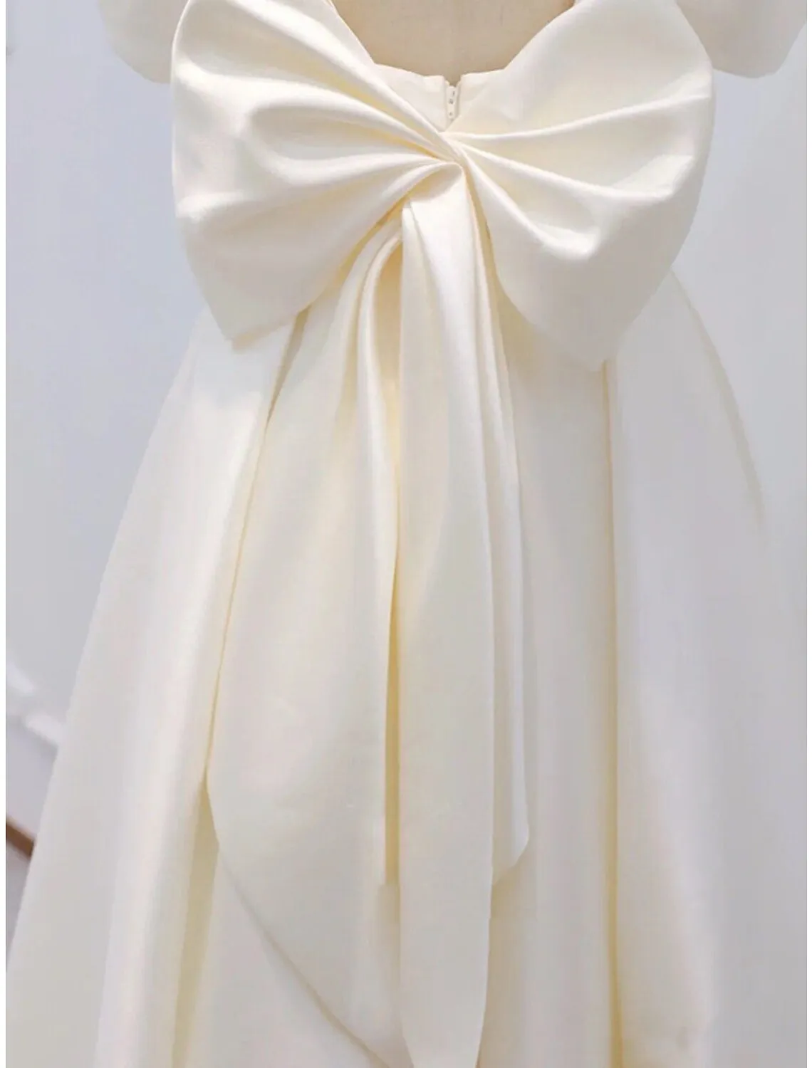 Luolandi Reception Little White Dresses Wedding Dresses A-Line Square Neck Short Sleeve Knee Length Satin Bridal Gowns