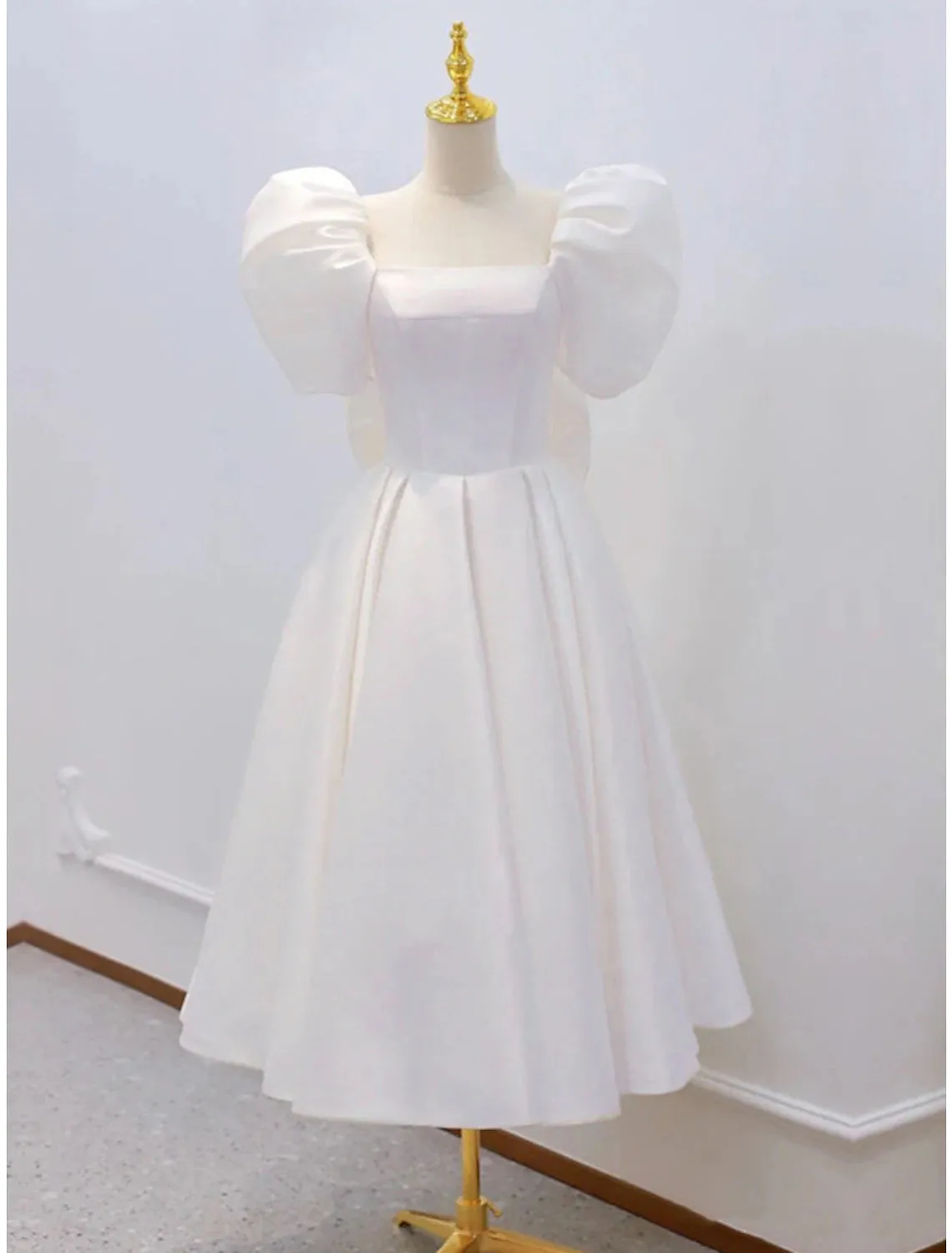 Luolandi Reception Little White Dresses Wedding Dresses A-Line Square Neck Short Sleeve Knee Length Satin Bridal Gowns