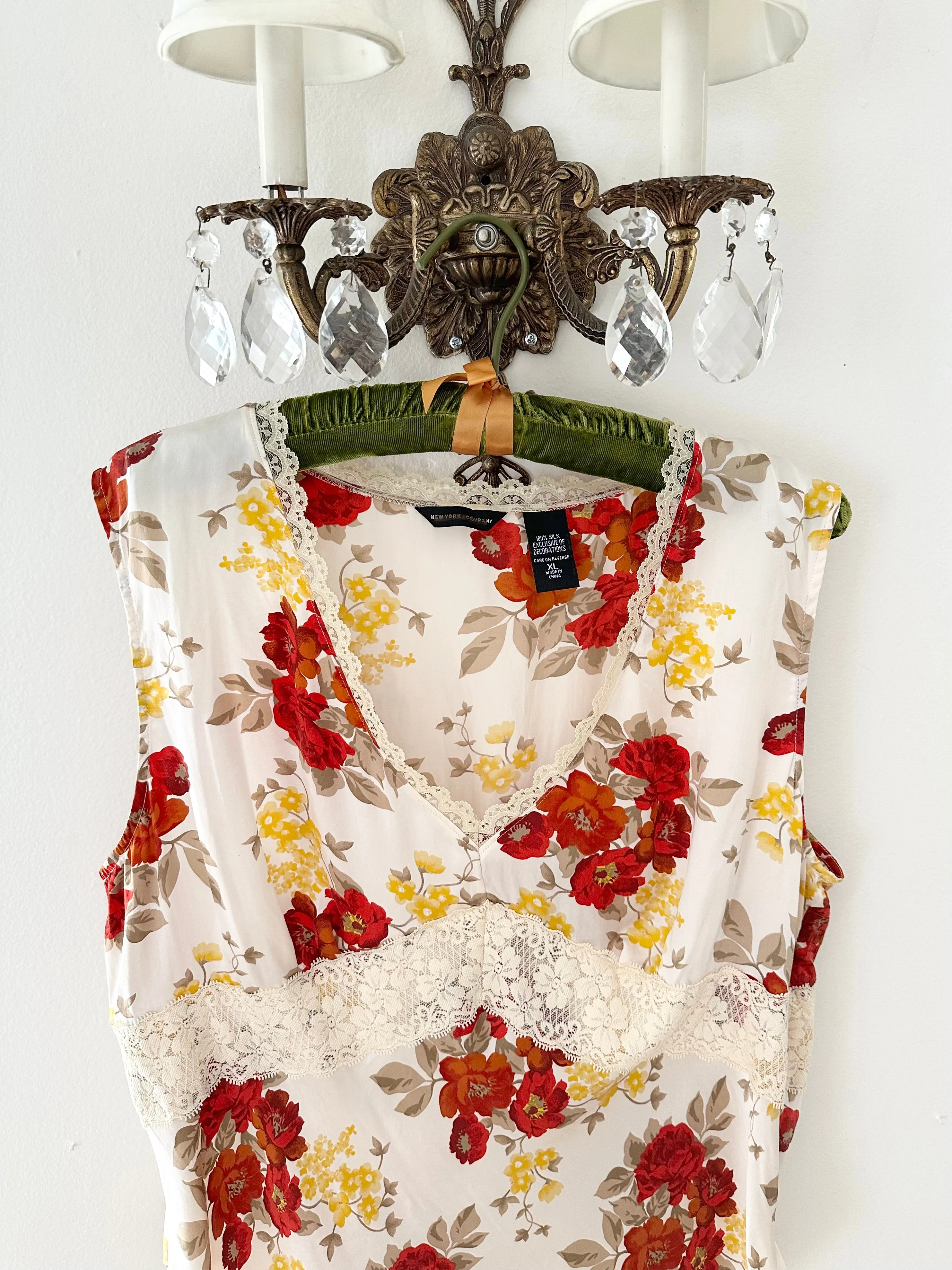 Y2K 2000s 100% Silk Lace Trim Floral Blouse (XL)
